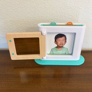 Lovevery Interactive Emotion Match Mirror and Card Toy with 2 emotion cards